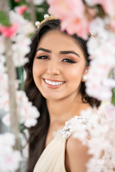 Quinces-Makeup